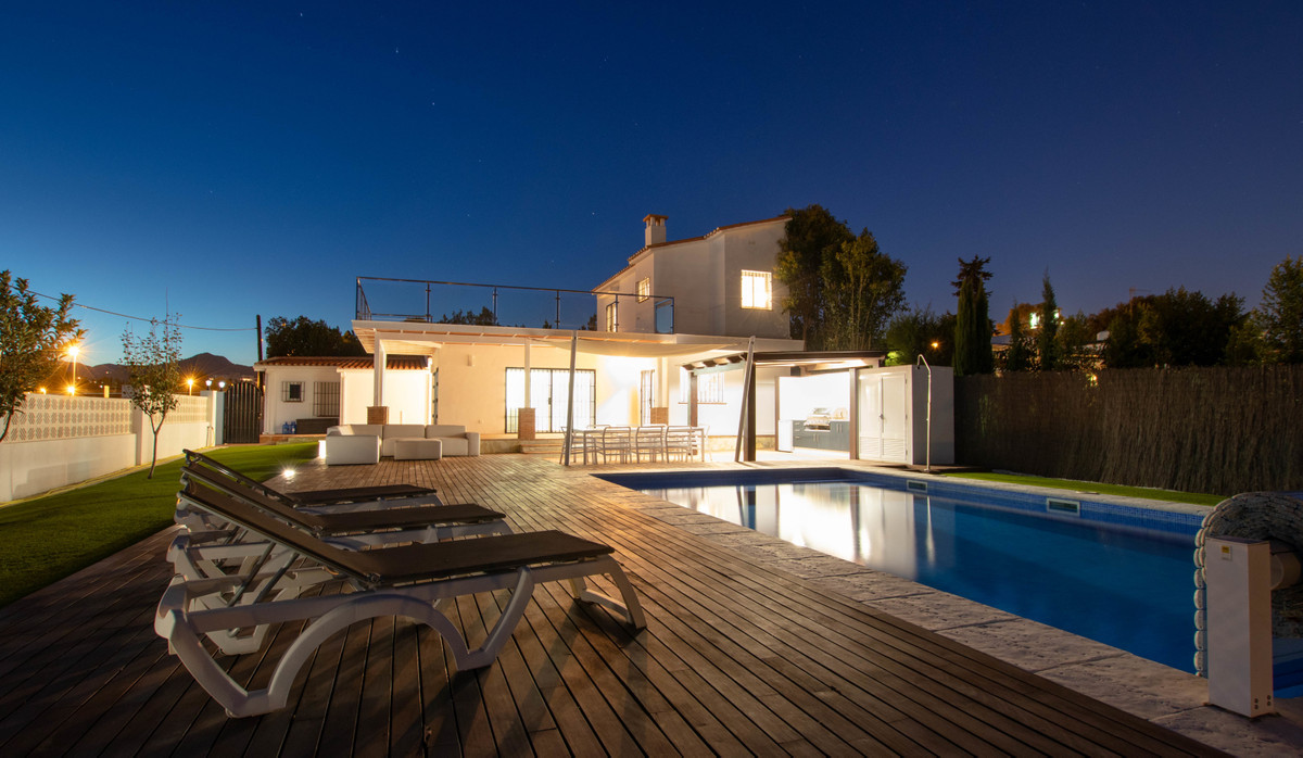 4 Bedroom Detached Villa in San Pedro de Alcántara Marbella For Life