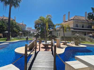 2 Bedroom Middle Floor Apartment in Nueva Andalucía - Image 1
