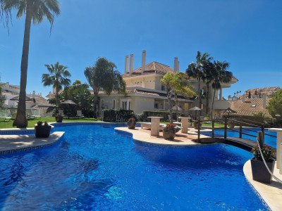 2 Bedroom Middle Floor Apartment in Nueva Andalucía - Image 2