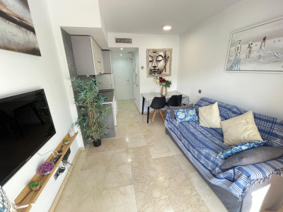 1 Bedroom Middle Floor Apartment in Benalmadena - Image 4