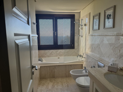 3 Bedroom Ground Floor Apartment in Estepona - Image 5