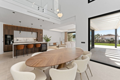 4 Bedroom Detached Villa in Mijas - Image 3
