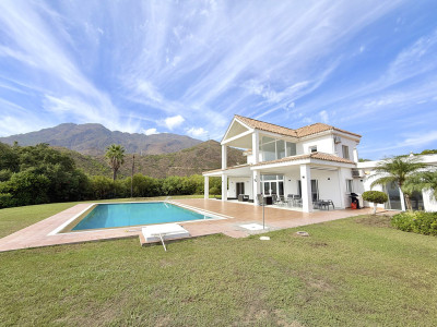 4 Bedroom Detached Villa in Estepona - Image 4