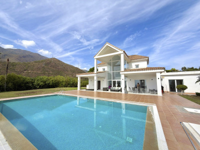 4 Bedroom Detached Villa in Estepona - Image 5