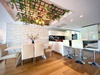 4 Bedroom Townhouse in Estepona - Image 3