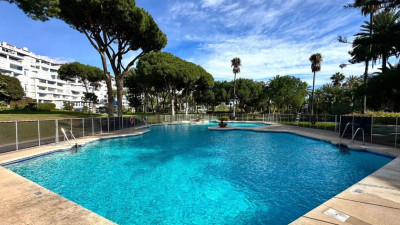 2 Bedroom Middle Floor Apartment in Marbella - Image 2