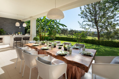 6 Bedroom Detached Villa in Nueva Andalucía - Image 3