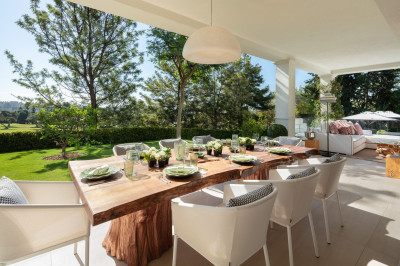 6 Bedroom Detached Villa in Nueva Andalucía - Image 4