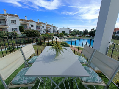 2 Bedroom Top Floor Apartment in Estepona - Image 2