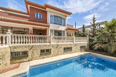 5 Bedroom Detached Villa in Benalmadena - Image 1