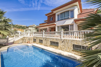 5 Bedroom Detached Villa in Benalmadena - Image 3