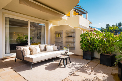4 Bedroom Duplex in Nueva Andalucía - Image 2