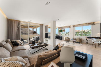 4 Bedroom Duplex in Nueva Andalucía - Image 3
