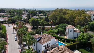 4 Bedroom Detached Villa in Mijas Costa - Image 2
