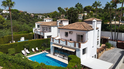 4 Bedroom Detached Villa in Mijas Costa - Image 4