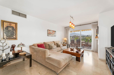 3 Bedroom Penthouse Duplex in Guadalmina Alta - Image 3