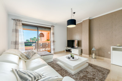 2 Bedroom Ground Floor Apartment in Doña Julia - Image 5