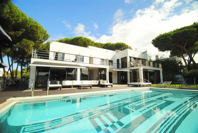 8 Bedroom Detached Villa in Cabopino - Image 1