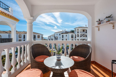 2 Bedroom Middle Floor Apartment in Riviera del Sol - Image 3