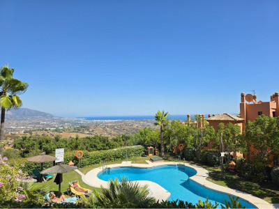 2 Bedroom Ground Floor Apartment in La Mairena - Image 1