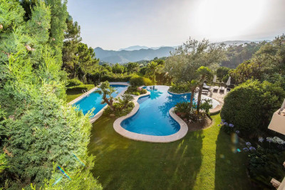 8 Bedroom Detached Villa in La Zagaleta - Image 3