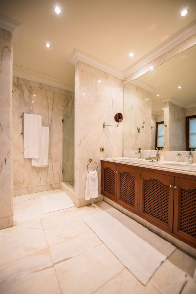 8 Bedroom Detached Villa in La Zagaleta - Image 4