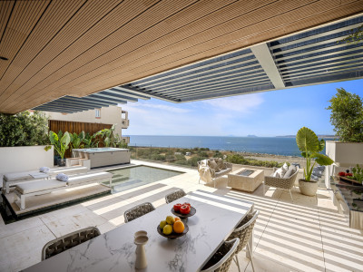 2 Bedroom Middle Floor Apartment in Estepona - Image 2