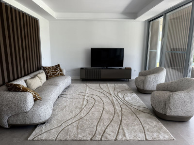 4 Bedroom Ground Floor Apartment in Marbella - Image 2