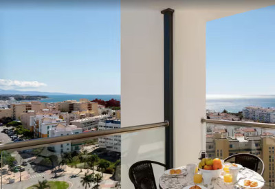 2 Bedroom Middle Floor Apartment in Estepona - Image 1