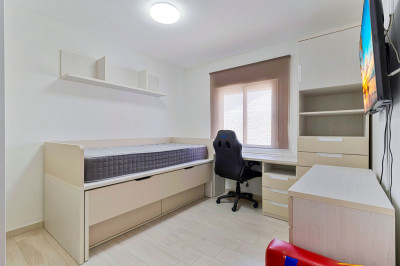 4 Bedroom Top Floor Apartment in La Cala de Mijas - Image 2