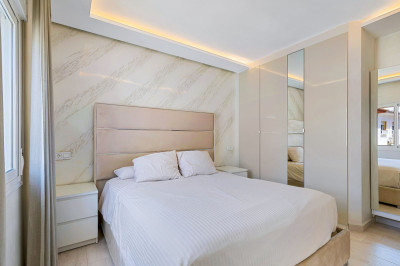 4 Bedroom Top Floor Apartment in La Cala de Mijas - Image 4