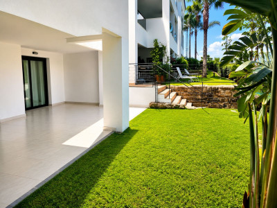 2 Bedroom Ground Floor Apartment in Estepona - Image 3