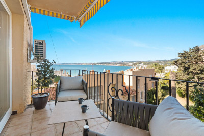 2 Bedroom Middle Floor Apartment in Estepona - Image 1