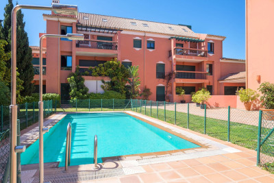 2 Bedroom Middle Floor Apartment in Marbesa