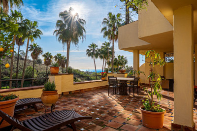 3 Bedroom Middle Floor Apartment in The Golden Mile - Image 1