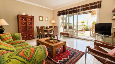 3 Bedroom Top Floor Apartment in Estepona - Image 2
