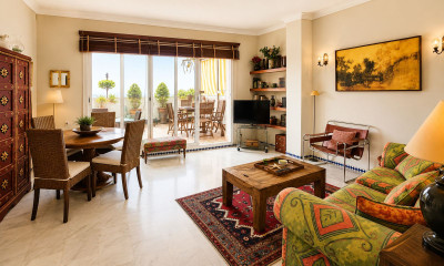 3 Bedroom Top Floor Apartment in Estepona - Image 3