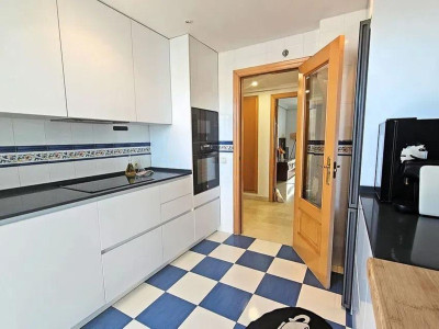 3 Bedroom Middle Floor Apartment in Selwo - Image 5