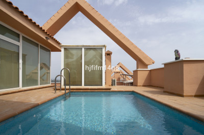 4 Bedroom Penthouse in Nueva Andalucía - Image 1