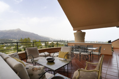 4 Bedroom Penthouse in Nueva Andalucía - Image 3