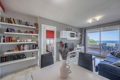 3 Bedroom Middle Floor Apartment in Casares Playa - Image 2