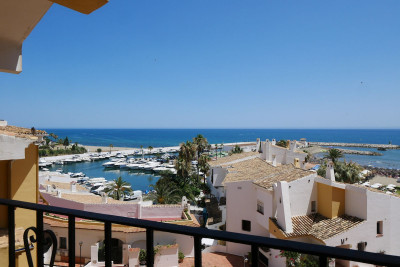 2 Bedroom Middle Floor Apartment in Cabopino