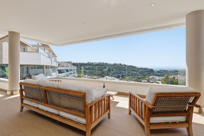 3 Bedroom Penthouse Duplex in Benahavís - Image 4