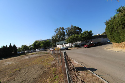 Residential Plot in The Golden Mile - Image 2