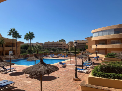 2 Bedroom Middle Floor Apartment in Elviria - Image 1