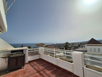 2 Bedroom Middle Floor Apartment in Riviera del Sol - Image 1
