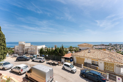 2 Bedroom Middle Floor Apartment in Riviera del Sol - Image 2