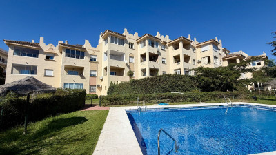 2 Bedroom Middle Floor Apartment in Mijas - Image 2