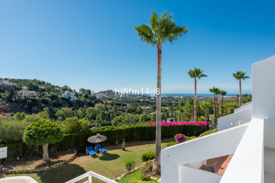 3 Bedroom Middle Floor Apartment in La Quinta - Image 2