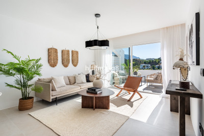 3 Bedroom Middle Floor Apartment in La Quinta - Image 5